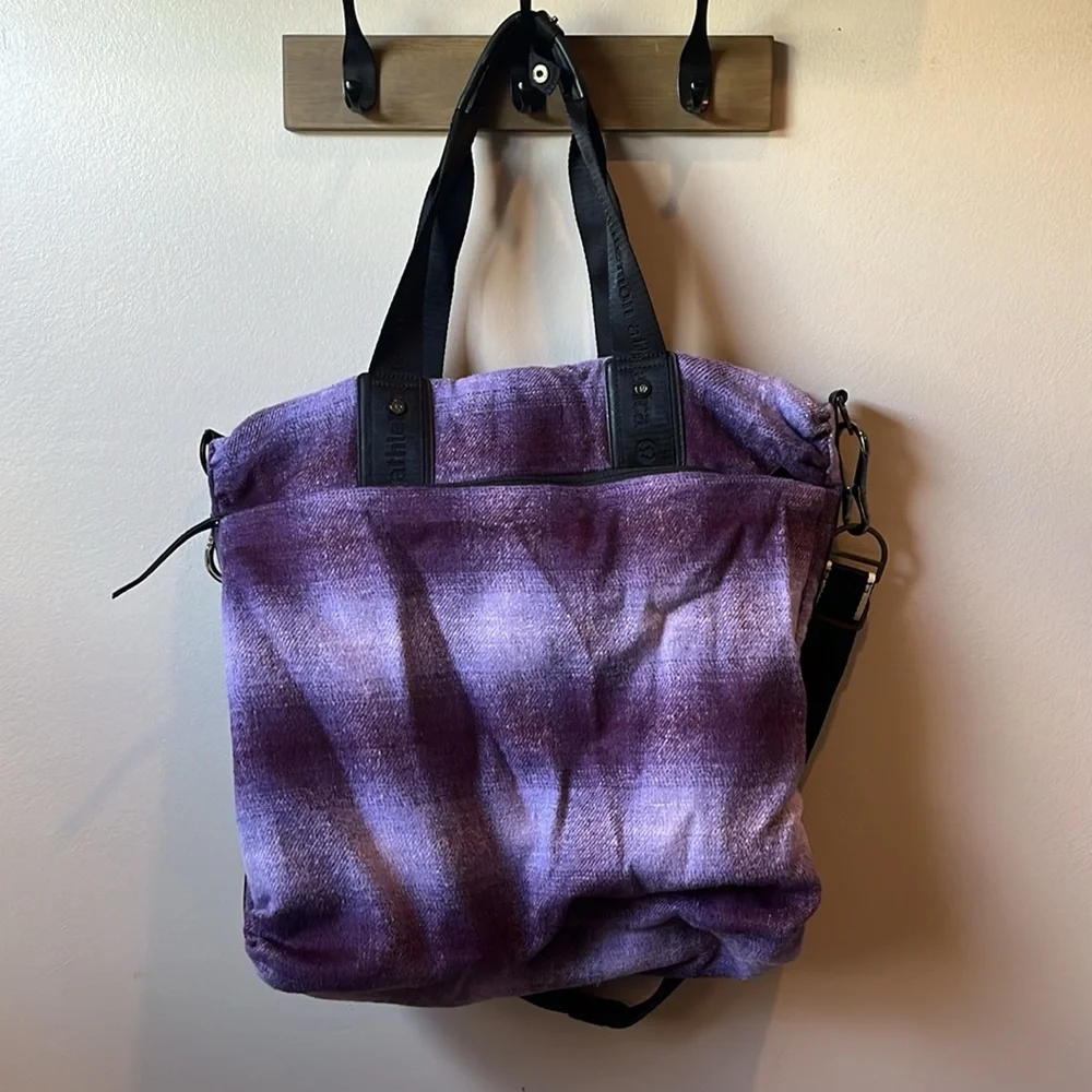 Lululemon bag - Picture 3 of 3